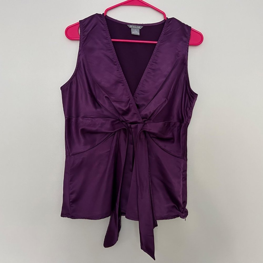 Dalia V Neck Sleeveless Blouse Size Medium Violet Tie At Waist